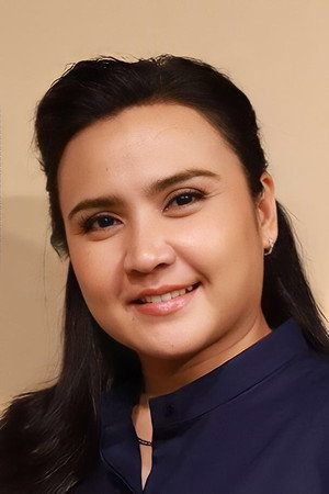 ธนพร แวกประยูร